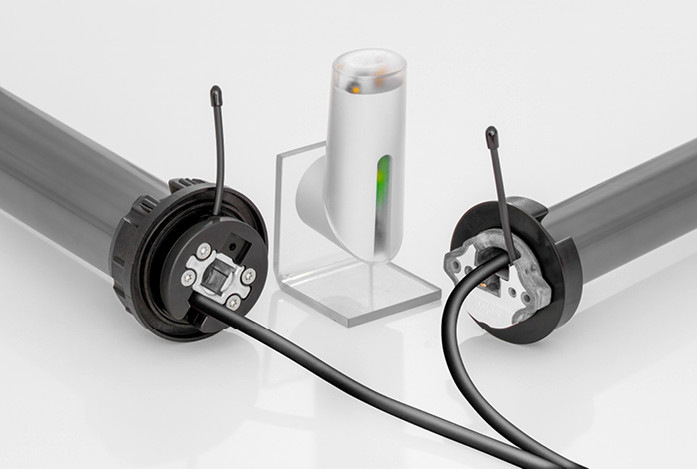 Genau abgestimmt auf den Anwendungsbereich bietet man mit dem neuen Funk-Außenlichtsensor eine ideale Ergänzung zum Markisenantrieb SE Breeze-com, der nun auch in Baureihe 3 erhältlich ist.
