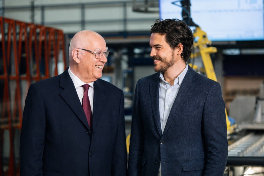 Reinhard Cordes und Simon Cordes stehen für zwei Generationen Frerichs Glas. Und beide stehen für den Mut und die Ausdauer, das Unternehmen immer wieder weiterzuentwickeln.