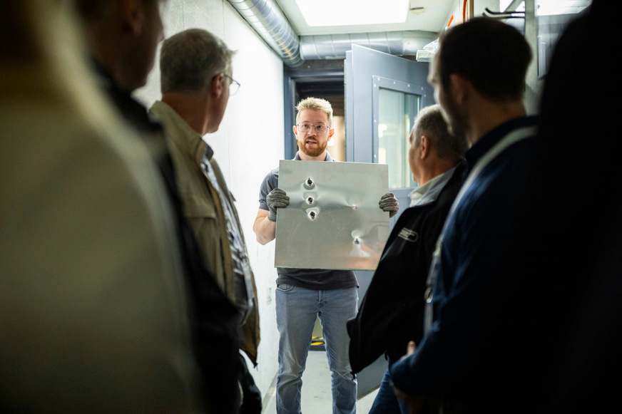 Im ballistischen Prüfzentrum wurden die Grenzen verschiedener Materialien und Konstruktionen untersucht.
