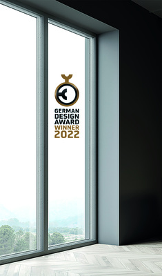 Recycelte, moderne Textur, die den Beton-Look beim Fenster schafft. 