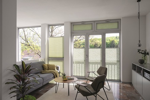 Die MHZ Plissee-Stoffqualität WILLOW aus der neuen MHZ Plissee-Kollektion besteht aus mindestens 80 Prozent recyceltem Post-Consumer-Polyester. WILLOW gibt es in vier modernen Farb-Colorits.