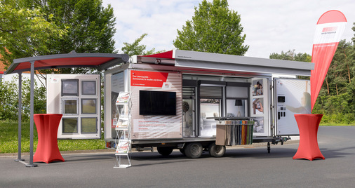 Ob Sonderveranstaltung, Messe oder  lokaler Markt: Warema bietet seinen Partnern Mobile Ausstellungen in Form bestückter und gestalteter Muster-Anhänger als Leihgabe. - © Kammerer/Warema 