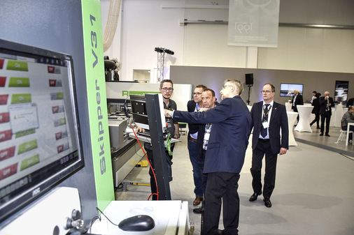 Der Ulmer Campus beherbergt die modernsten Maschinen und Technologien zur Verarbeitung von Holz, Kunststoff, Glas und Stein. - © Foto: Daniel Mund / GLASWELT
