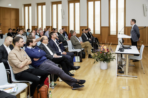 ﻿Tobias Kern stellte zum Sekundärr﻿ohstoff-Workshop das „digitale Fenster“ vor. ﻿ - © Foto: Michael Schlutter
