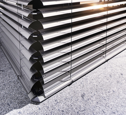 Mit der Eck-Lösung bei den Raffstoren können Ganz-glasecken perfekt verschattet werden.