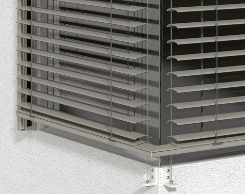 Mit der Lamellenführung für Ecklösungen bei der CDL-Lamelle will man dem Trend der Ganzglasecken folgen, damit Fachhändler bei der Beratung punkten können.