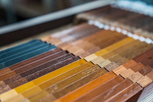 Die Variantenvielfalt in der Farb- und Oberflächengestaltung von Systemen aus Holz / Holz-Aluminium eröffnet individuelle Gestaltungsmöglichkeiten. - © Solarlux GmbH
