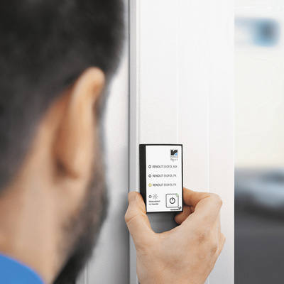 Mit dem Detector lässt sich die Originalität von Exofol Folien innerhalb weniger Sekunden am eingebauten Objekt nachweisen.