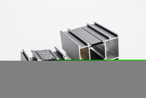 Vergleich der ﻿Pulverbeschichtbarkeit von einfachen Stegen mit PPE/PA- und PA66-Verbunden