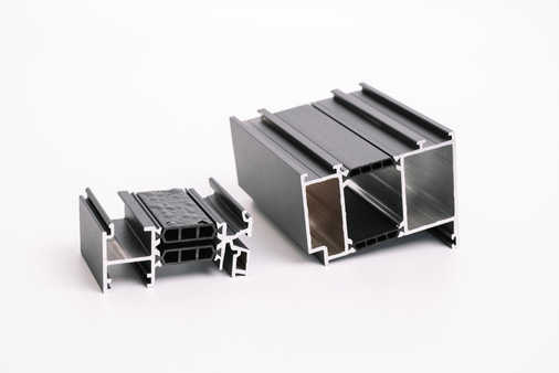 Vergleich der Pulverbeschichtbarkeit von einfachen Stegen mit PPE/PA- und PA66-Verbunden