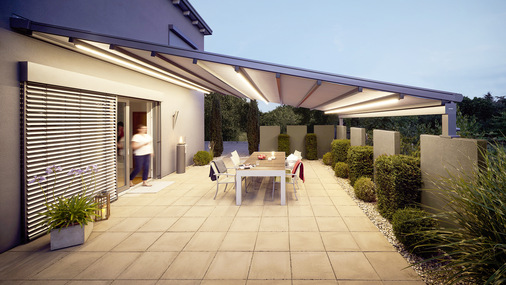 Die Perea Pergola-Markisen eignen sich dank der robusten Pfeiler und der straffen Behangführung mittels secudrive Technologie selbst für windexponierte Lagen.
