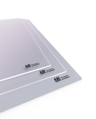 Die maschinenlesbaren Glasmarkierungen wurden mit  UniColor-Laserdruck von Hegla boraident auftragen. 