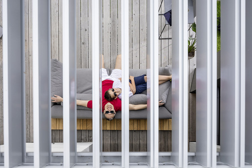 Die Lamellen können mit bis zu 95° auf volle Öffnung gestellt werden.