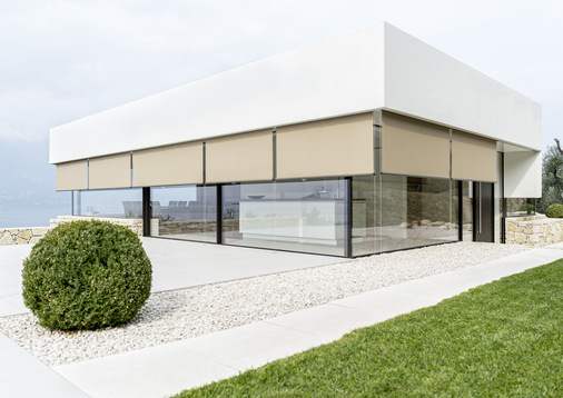 Auch textiler Sonnenschutz bietet richtig geplant und ausgeführt optimalen Sonnenschutz.