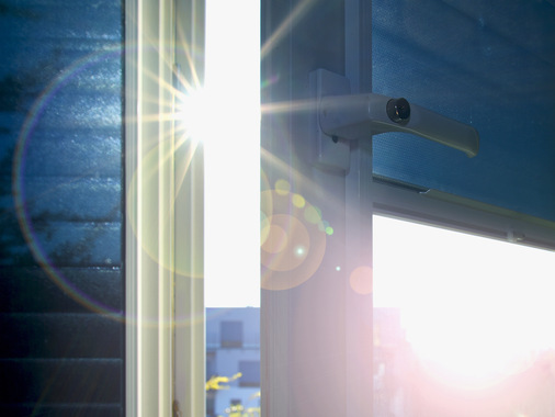 Innen auf dem Fensterrahmen montiert sind die Rollos jederzeit einsatzbereit und wartungsfrei.