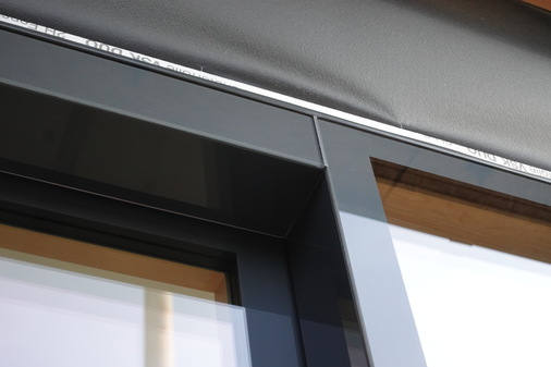 Das Stufenisolierglas überdeckt außen die Holzprofile. - © Strobel GmbH
