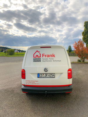 Mit der Gründung eines neuen Betriebes schloss Roto Professional Service (RPS) die bisherige Lücke im Großraum Stuttgart bzw. Mittlerer Neckar. Die Frank Sicherheits- und Fenstertechnik GmbH ist seit Oktober 2020 aktiv, beschäftigt derzeit fünf Mitarbeiter, hat ihren Sitz bei Roto in Leinfelden-Echterdingen.