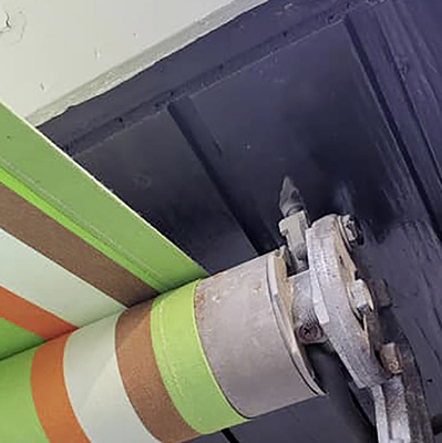 Wie groß ist das Abzugsmaß von der Anlagenbreite. Das bestehende Tuch ist kein sicherer Indikator.