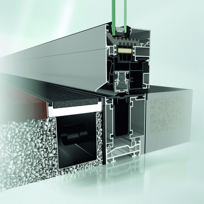 Das Fenstertürsystem Schüco AWS 75.SI+ ermöglicht dank seiner Nullschwelle einen stolperfreien Übergang.