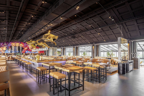 Das Interieur vermittelt eine industrielle Anmutung. 