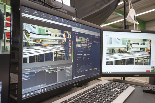 Urban streamt live über Youtube.