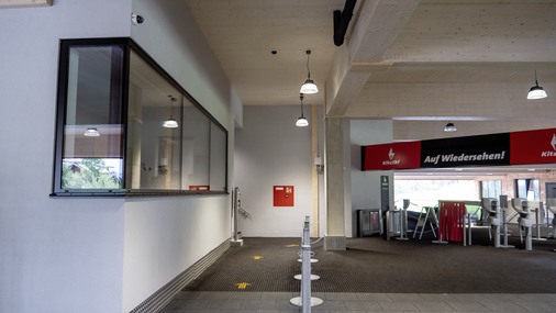 Ausgeführt wurde die Herstellung und Montage der Fenster-, Türen- und Brandschutzelemente von Metallbau Guggenbichler GmbH in unter 8 Monaten.