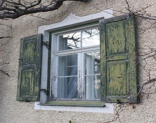 Historisches Kastenfenster in Wessling.