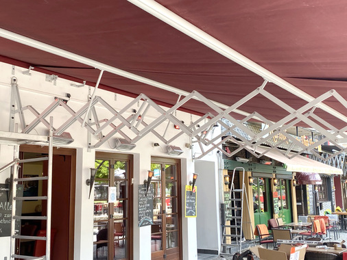 Die geltenden Rahmenbedingungen der Bundesregierung zur Überbrückungshilfe III und III Plus können noch bis zum 31. August 2021 über die zentrale Antragsplattform des Bundes beantragt ­werden, und sorgen so für weitere Investitionen in den Außenbereichen der Gastronomie. 