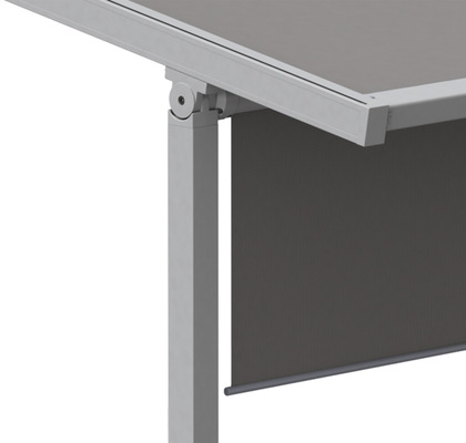 Das optionale Varioplus-Rollo mit Motor ist bis max. 6 m Breite und 2 m Ausfall lieferbar.