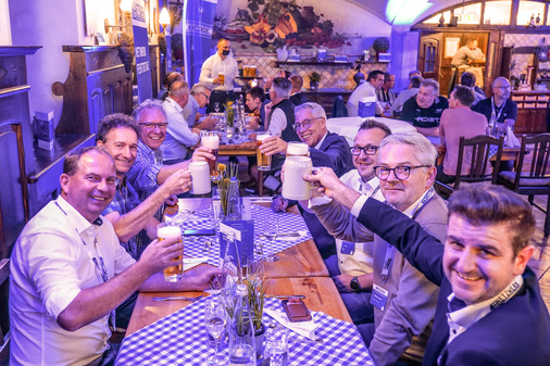 Das Nützliche mit dem Geselligen verbinden: Get Together im Happinger Hof in Rosenheim - © Netzwerk Frey
