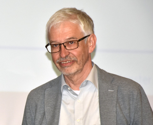 Eduard Appelhans ist Geschäftsführer bei Sorpetaler Fensterbau.