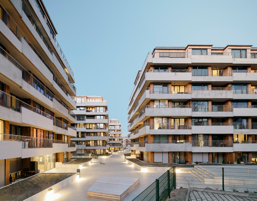 Im Wohnquartier Thulestraße Berlin sorgt Semco-Klimaglas für Tageslicht und Behaglichkeit in allen Wohnungen. - © Semco
