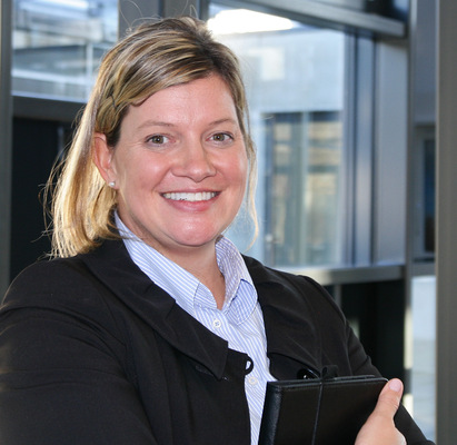 Katja Schreiber, Leitung Marketing-Kommunikation: „Bei unserem Handeln analysieren wir konsequent die Megatrends der Zukunft. Das ist unser Schlüssel für erfolgreiche Produktlösungen. Aus diesen Megatrends leiten wir die Kernkriterien für das Wohnen und Arbeiten der Zukunft ab und machen diese zur Grundlage für neue, innovative Ideen“