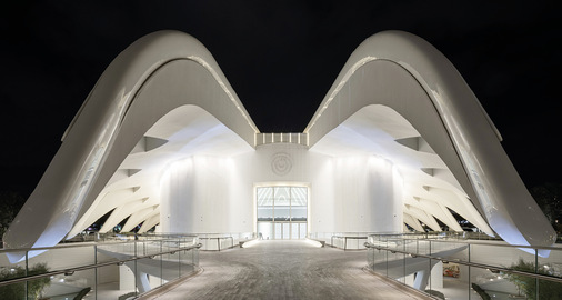 Auch beleuchtet bietet sich ein sehr eindrucksvolles Szenario. - © Foto: Dany Eid / Expo 2020 Dubai
