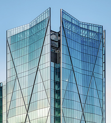 Bei den Fassadengläsern der Structural-Glazing-­Fassaden kam als Randverbund das Warme-Kante-­System von H.B. Fuller | Kömmerling zum Einsatz.