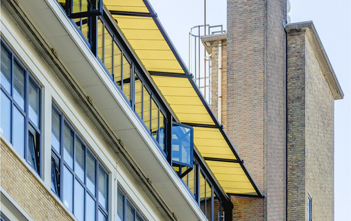 Um die Bauteile in die obere Etage zu transportieren, kam im vorletzten Sommer ein Kran zum Einsatz. 