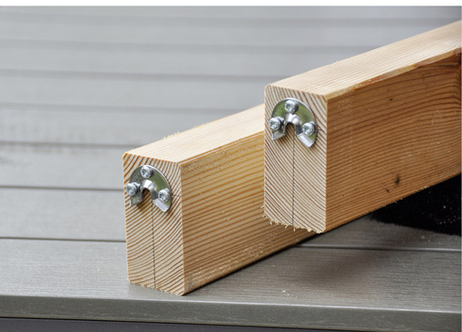 Die einfach und schnell zu verarbeitenden Verbinder bestehen aus witterungsbeständigem Edelstahl.