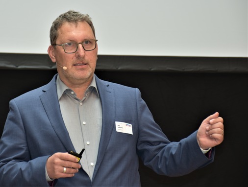 Ingo Leuschner bei seinem Vortrag: Ohne Planung kein Erfolg, Aufgabenteilung am Bau.