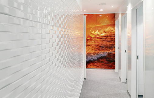 Bedruckte Gläser schaffen Atmosphäre und sind gerade im Sanitärbereich leicht zu reinigen.