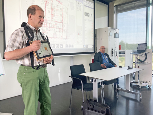 „Wie können wir die Innovationskraft unserer Unternehmen stärken, Aufmaß-, Beschaffungs- und Montageprozesse beschleunigen und vor allem: Ressourcen besser nutzen und Kosten reduzieren?: Siegfried Eberle (sitzend, Fa. Eberle GmbH) und Anwender Christoph Timme im Workshop.