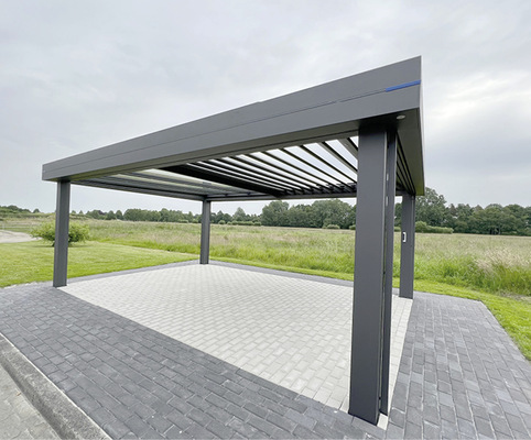 Bis 6 m Breite und 4,5 m Tiefe kann das System freistehend oder direkt vor die Wand montiert werden. Die Schnellast bei maximaler Größe berägt 125 kg/m2.