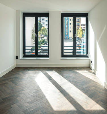 Die Profile Elegant ThermoFibra Infinity werden mit einem sehr hohen Anteil an Recycling-Material, bei einigen bis zu 47 Prozent,  hergestellt. Zudem können sie vollständig recycelt werden.