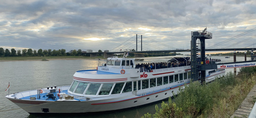 Ergänzt wurde das Fachprogramm durch eine abendliche Schiffstour auf dem Rhein. - © Daniel Mund / GLASWELT
