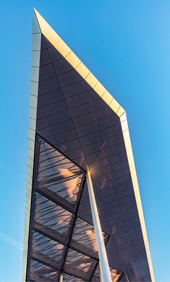 Das neue Dach am Südeingang der Messe ist 170 m lang und hat eine Breite von bis zu 82 m.