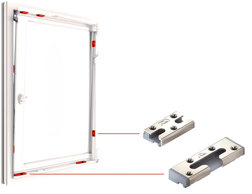 Das Roto NX-Sortiment umfasst ­optimierte Stahlrahmenteile, die sich laut ­Hersteller in Kombination mit Sicherheitsschließzapfen für PVC- und Holzfenster bis RC 3-Niveau eignen. Hinzu komme verstärkter Kundennutzen auf den Feldern Verarbeitung und Montage, Bedien­komfort und Design. Das Foto zeigt ein TiltSafe-Fenster mit Sicherheits­kipplagern und -schließstücken.