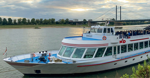 Ergänzt wurde das Fachprogramm durch eine abendliche Schiffstour auf dem Rhein. - © Foto: Daniel Mund / GLASWELT
