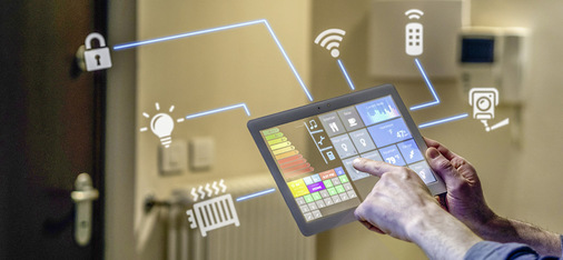 Das Tablet als Schaltzentrale vereinfacht das Vernetzen und Konfigurieren der einzelnen Systeme. Das Bedienen von Smart Home sollte nicht darauf angewiesen sein. - © Foto: HQUALITY
