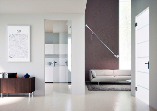 Mit dem patentierten Türbandsystem Biloba Duo ­bietet Colcom seit über 15 Jahren eine bewährte ­Produktpalette von hydraulischen Türbändern. Neu ist jetzt ein Band bis zu 150 kg Traglast.