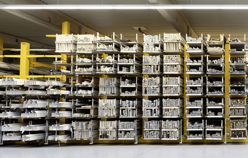 Verschiedene Lagermodule erweitern die Funktionalität, z. B. zur Lagerung von Einzelprofilen und Bündelware.