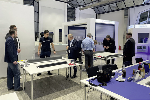 Die ZIPTEX.3 zeigt sich mit einem neuen Führungs-schienenkonzept mit einklipsbarer Kunststoffschiene.